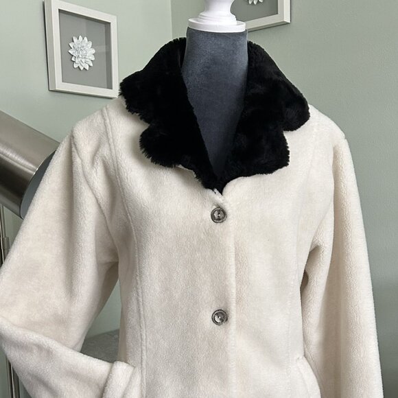 Vintage NILS Resort Collection Mouton Pile Jacket | Ivory w/Black Collar | Med - Picture 4 of 13
